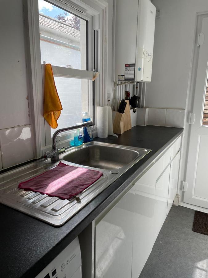 Cozy 3 Bedrooms Home Off Mill Road Sleep CBG Exteriör bild